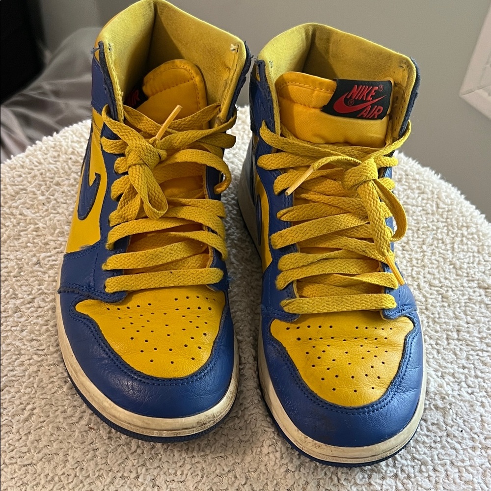 Jordan 1 Retro High OG “Laney”